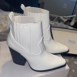 White Cow Girl Short Boots